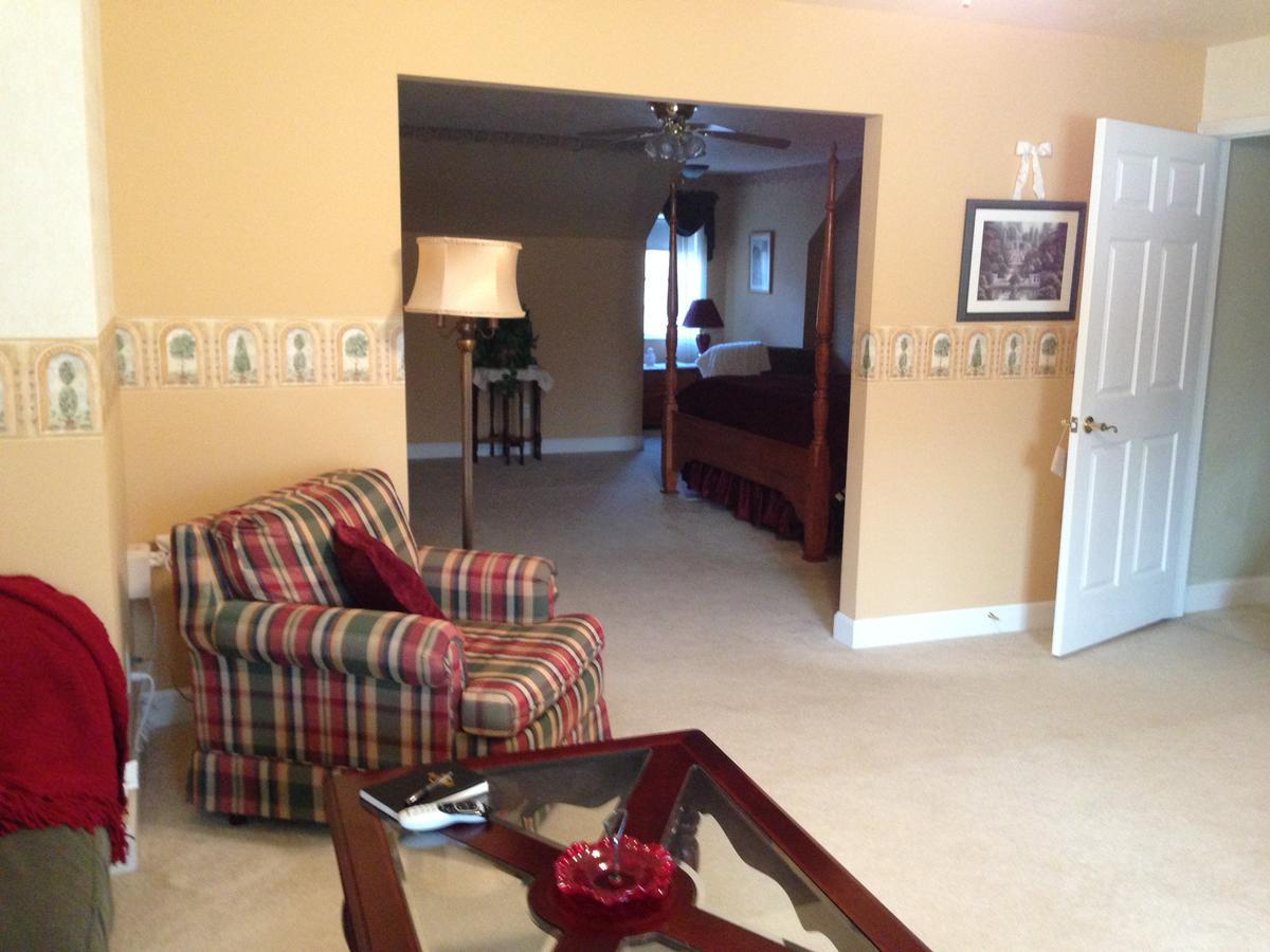 Swan Song Inn Marshfield Экстерьер фото