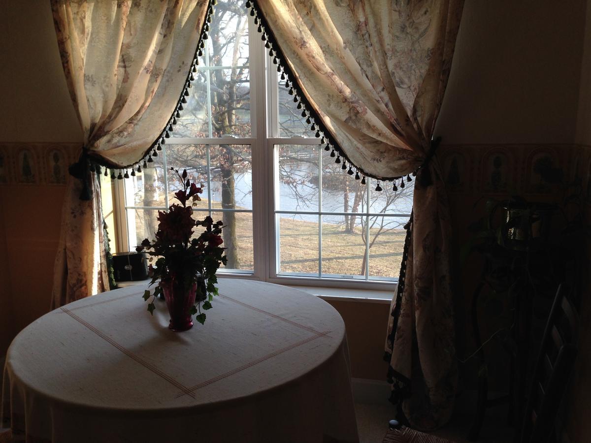 Swan Song Inn Marshfield Экстерьер фото